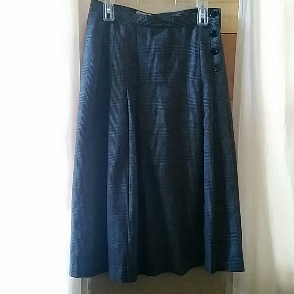 Vintage style plaid skirt